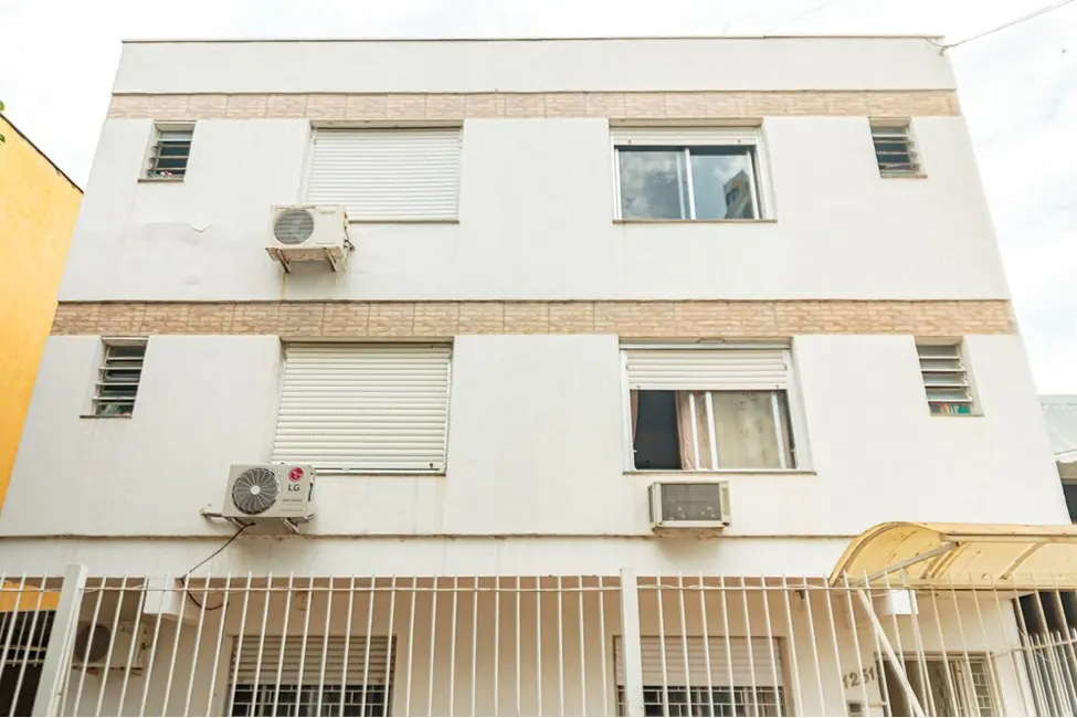 Foto 3 de Apartamento com 1 quarto à venda, 61m2 em Navegantes, Porto Alegre - RS