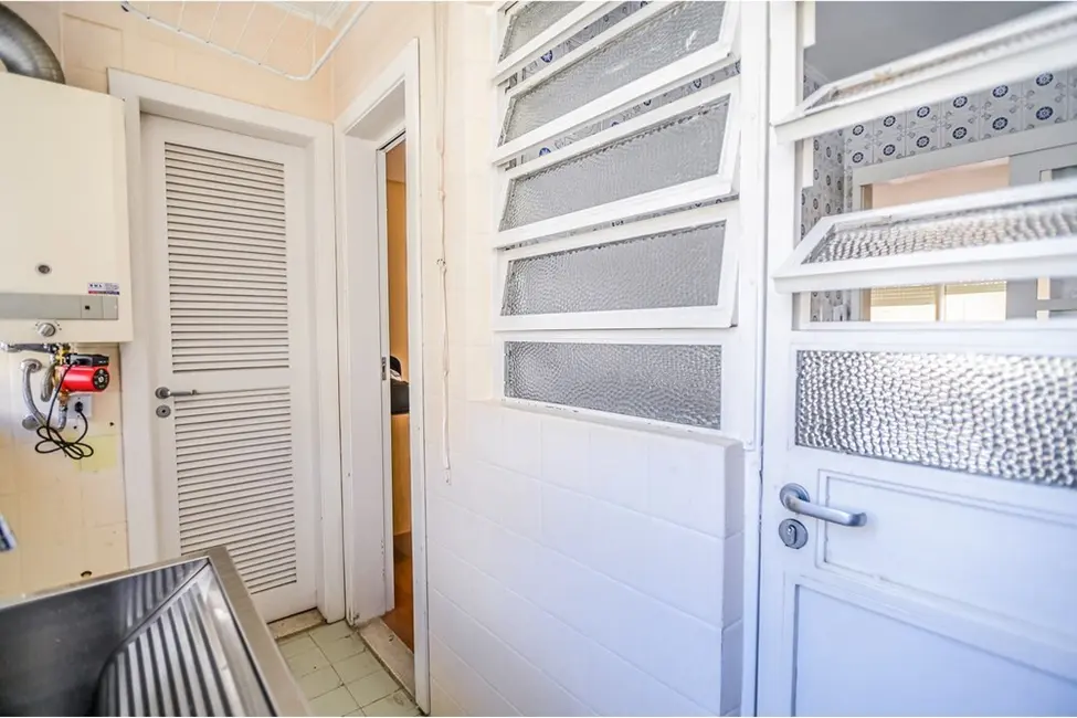 Foto 2 de Apartamento com 2 quartos à venda, 70m2 em Mont Serrat, Porto Alegre - RS