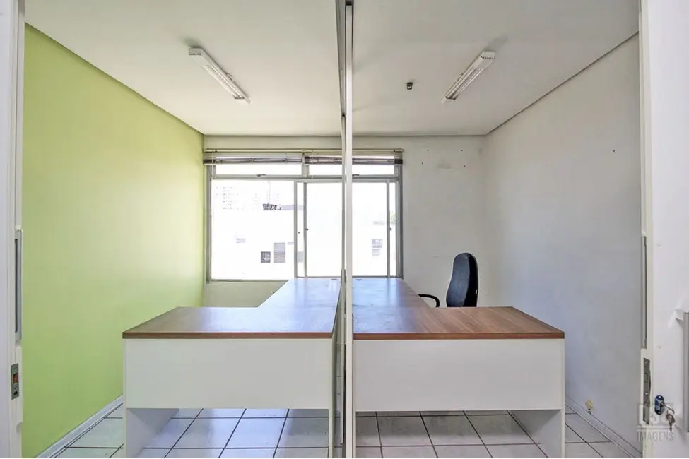 Foto 2 de Sala Comercial à venda, 25m2 em Azenha, Porto Alegre - RS