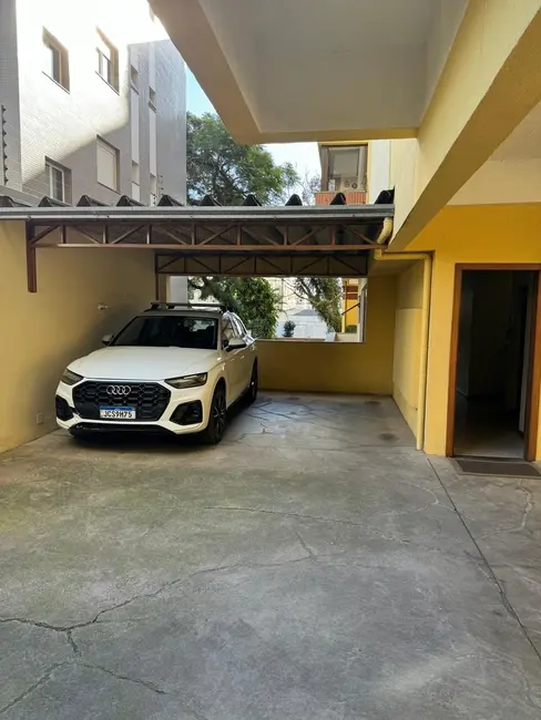 Apartamento com 2 quartos à venda, 74m2 em Petrópolis, Porto Alegre - RS - imagem 4 Foto 4 de Apartamento com 2 quartos à venda, 74m2 em Petrópolis, Porto Alegre - RS