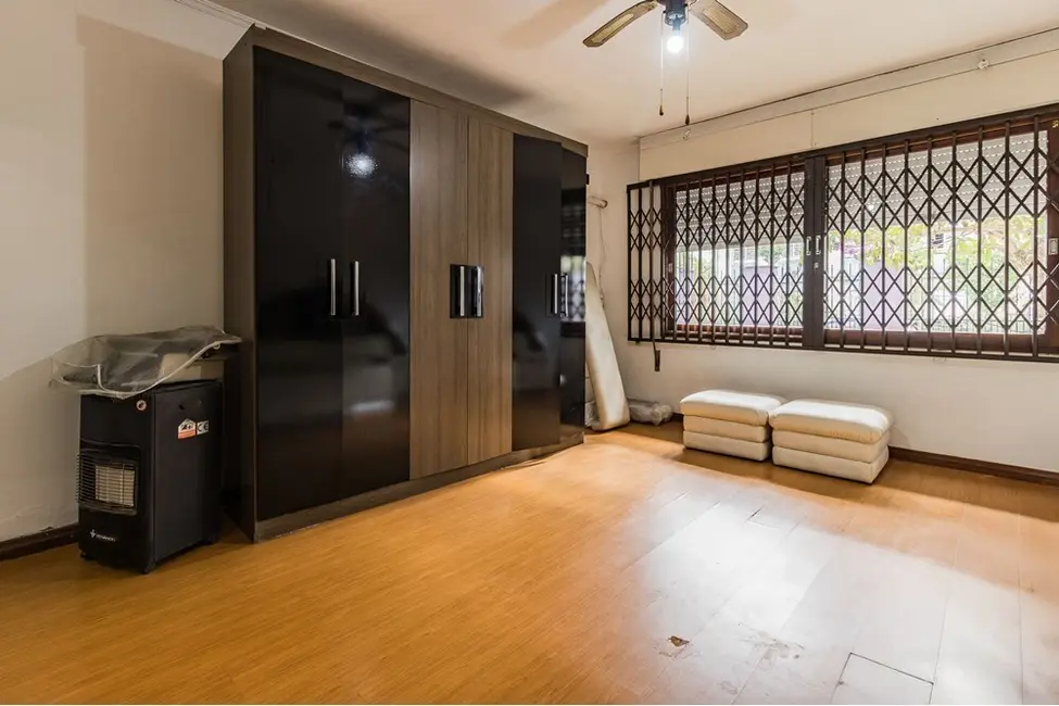 Casa com 3 quartos à venda, 190m2 em São Sebastião, Porto Alegre - RS - imagem 5 Foto 5 de Casa com 3 quartos à venda, 190m2 em São Sebastião, Porto Alegre - RS