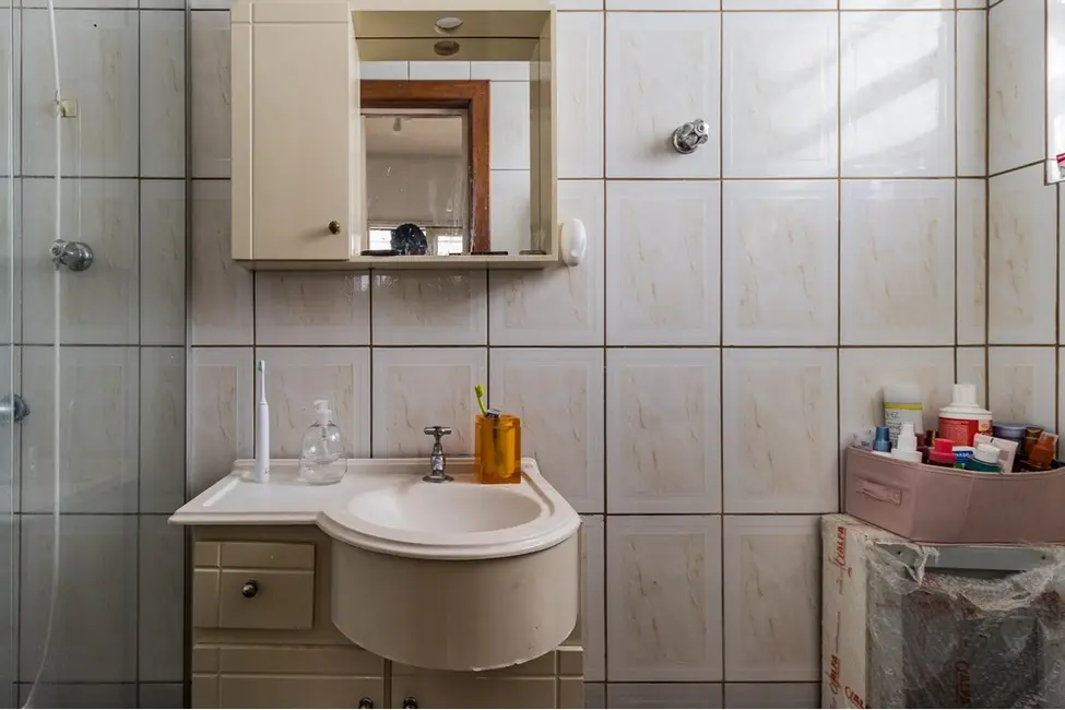 Casa com 3 quartos à venda, 190m2 em São Sebastião, Porto Alegre - RS - imagem 7 Foto 7 de Casa com 3 quartos à venda, 190m2 em São Sebastião, Porto Alegre - RS