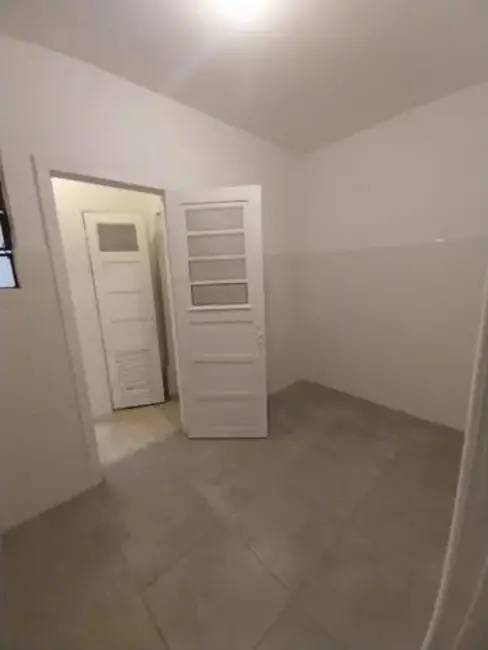 Apartamento com 3 quartos à venda, 85m2 em Rio Branco, Porto Alegre - RS - imagem 8 Foto 8 de Apartamento com 3 quartos à venda, 85m2 em Rio Branco, Porto Alegre - RS