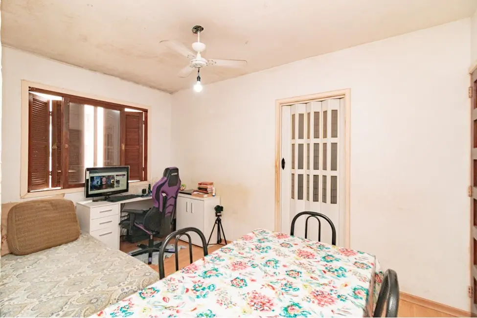 Foto 4 de Apartamento com 2 quartos à venda, 54m2 em Rubem Berta, Porto Alegre - RS