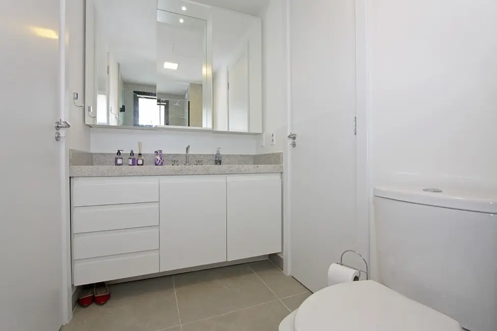 Apartamento com 3 quartos à venda, 101m2 em Menino Deus, Porto Alegre - RS - imagem 4 Foto 4 de Apartamento com 3 quartos à venda, 101m2 em Menino Deus, Porto Alegre - RS