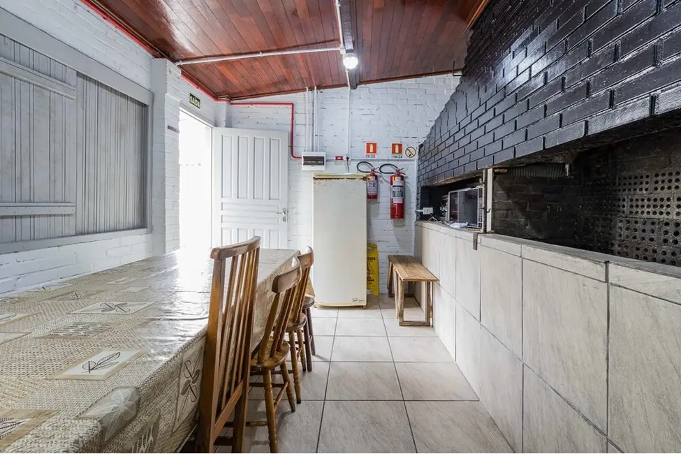 Foto 6 de Apartamento com 2 quartos à venda, 57m2 em São Sebastião, Porto Alegre - RS