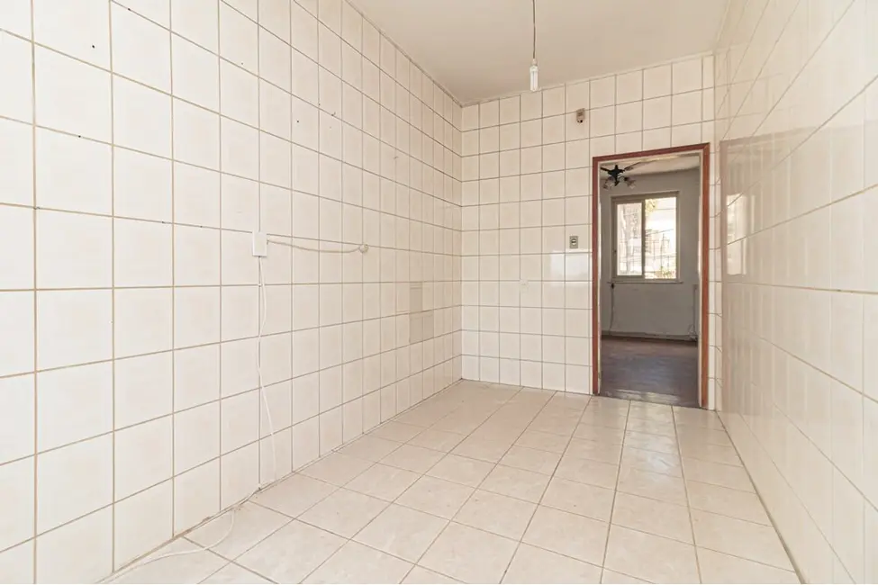 Apartamento com 2 quartos à venda, 57m2 em Passo da Areia, Porto Alegre - RS - imagem 2 Foto 2 de Apartamento com 2 quartos à venda, 57m2 em Passo da Areia, Porto Alegre - RS