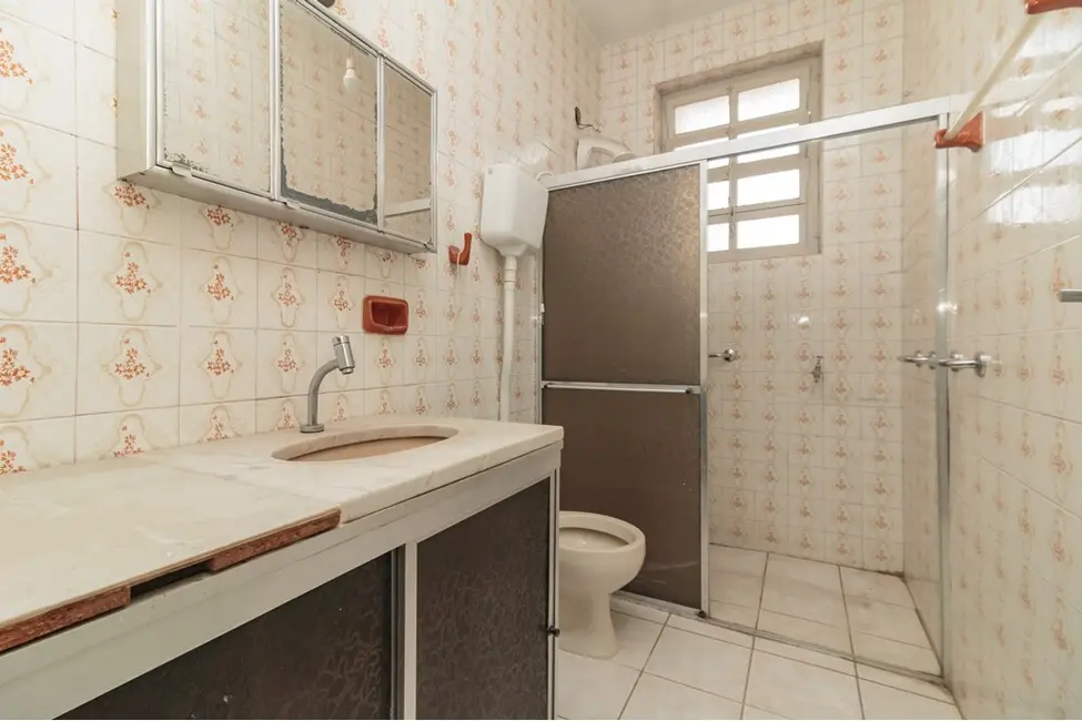 Apartamento com 2 quartos à venda, 57m2 em Passo da Areia, Porto Alegre - RS - imagem 7 Foto 7 de Apartamento com 2 quartos à venda, 57m2 em Passo da Areia, Porto Alegre - RS