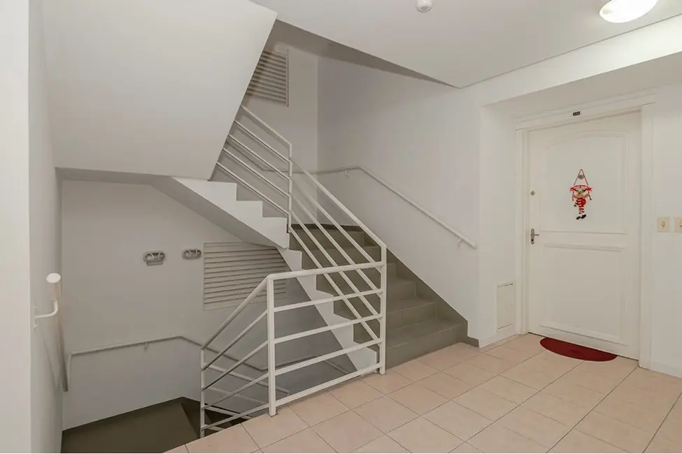 Foto 2 de Apartamento com 3 quartos à venda, 74m2 em Chácara das Pedras, Porto Alegre - RS