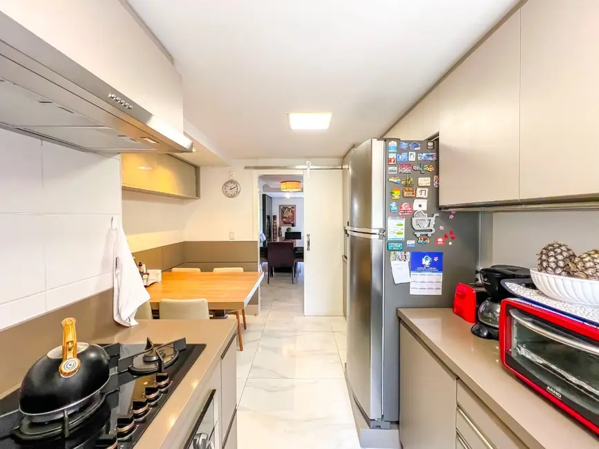 Apartamento com 3 quartos à venda, 183m2 em Petrópolis, Porto Alegre - RS - imagem 6 Foto 6 de Apartamento com 3 quartos à venda, 183m2 em Petrópolis, Porto Alegre - RS