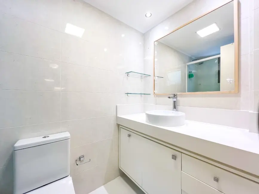 Apartamento com 3 quartos à venda, 183m2 em Petrópolis, Porto Alegre - RS - imagem 8 Foto 8 de Apartamento com 3 quartos à venda, 183m2 em Petrópolis, Porto Alegre - RS