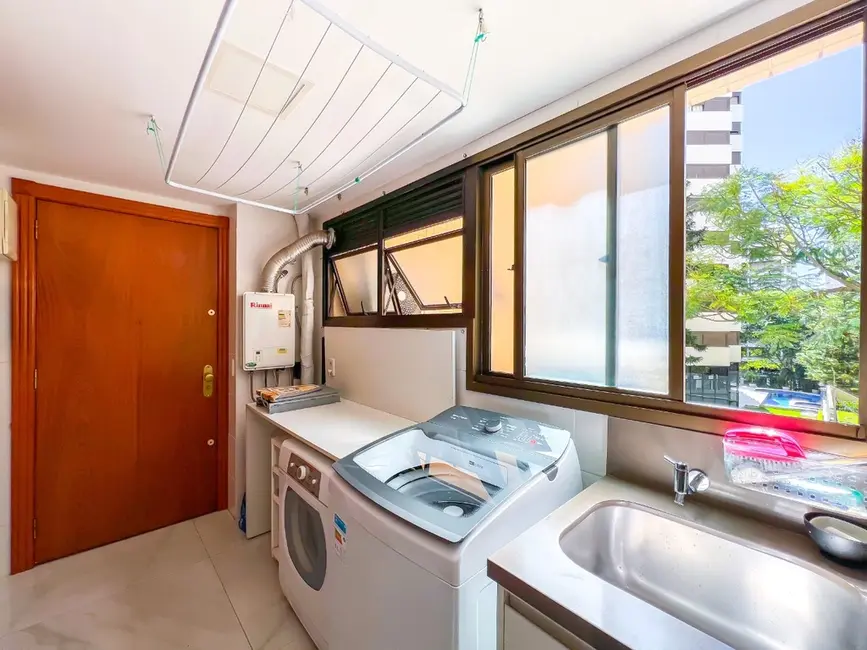 Apartamento com 3 quartos à venda, 183m2 em Petrópolis, Porto Alegre - RS - imagem 4 Foto 4 de Apartamento com 3 quartos à venda, 183m2 em Petrópolis, Porto Alegre - RS