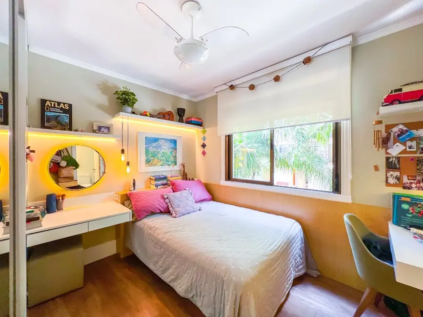 Apartamento com 3 quartos à venda, 183m2 em Petrópolis, Porto Alegre - RS - imagem 9 Foto 9 de Apartamento com 3 quartos à venda, 183m2 em Petrópolis, Porto Alegre - RS