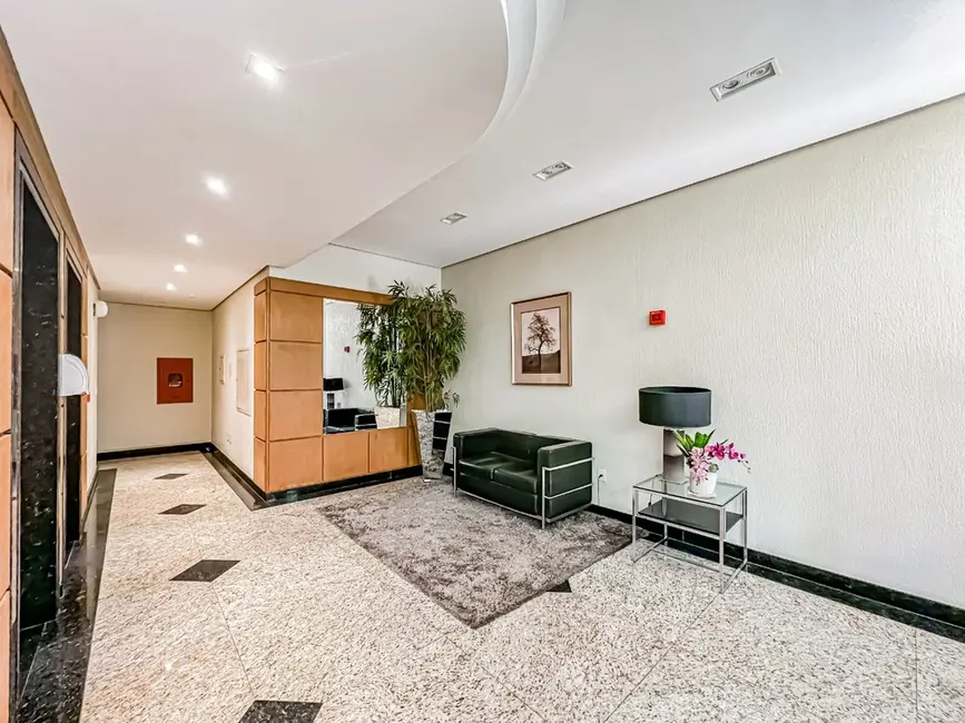 Apartamento com 3 quartos à venda, 168m2 em Rio Branco, Porto Alegre - RS - imagem 3 Foto 3 de Apartamento com 3 quartos à venda, 168m2 em Rio Branco, Porto Alegre - RS