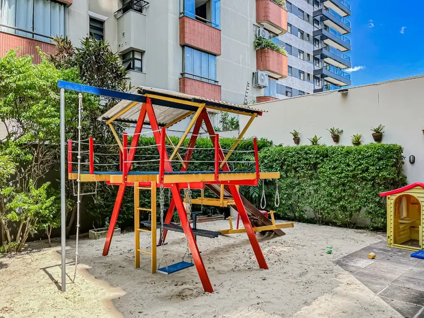 Apartamento com 3 quartos à venda, 168m2 em Rio Branco, Porto Alegre - RS - imagem 5 Foto 5 de Apartamento com 3 quartos à venda, 168m2 em Rio Branco, Porto Alegre - RS