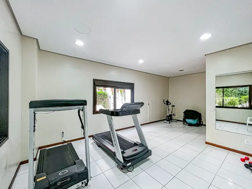 Apartamento com 3 quartos à venda, 168m2 em Rio Branco, Porto Alegre - RS - imagem 4 Foto 4 de Apartamento com 3 quartos à venda, 168m2 em Rio Branco, Porto Alegre - RS