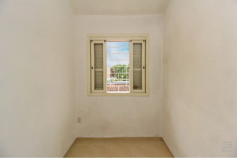 Casa com 3 quartos à venda, 66m2 em Hípica, Porto Alegre - RS - imagem 4 Foto 4 de Casa com 3 quartos à venda, 66m2 em Hípica, Porto Alegre - RS