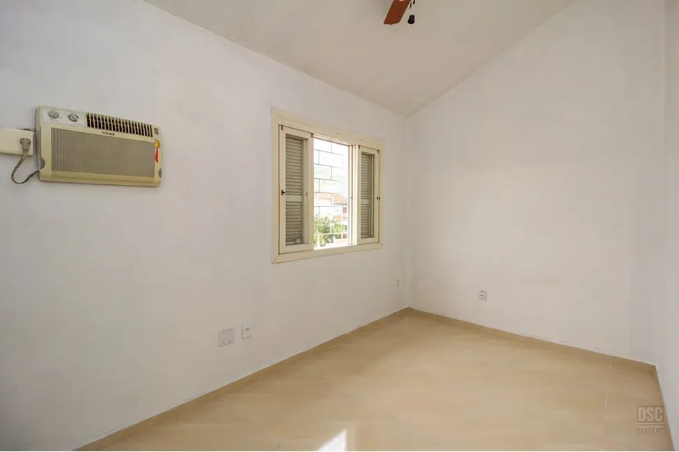 Casa com 3 quartos à venda, 66m2 em Hípica, Porto Alegre - RS - imagem 6 Foto 6 de Casa com 3 quartos à venda, 66m2 em Hípica, Porto Alegre - RS