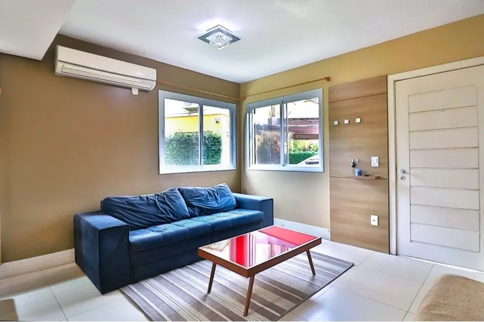 Foto 1 de Casa de Condomínio com 3 quartos à venda, 230m2 em Mário Quintana, Porto Alegre - RS