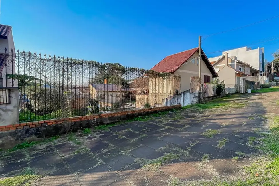 Foto 1 de Terreno / Lote à venda, 385m2 em Chácara das Pedras, Porto Alegre - RS