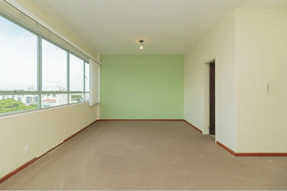 Foto 2 de Sala Comercial à venda, 32m2 em Petrópolis, Porto Alegre - RS
