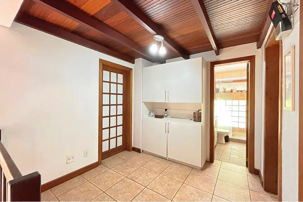Foto 8 de Casa de Condomínio com 4 quartos à venda, 220m2 em Ipanema, Porto Alegre - RS