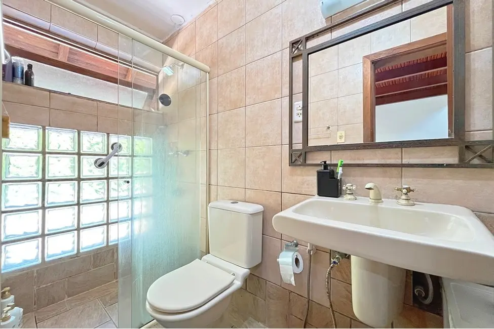 Foto 3 de Casa de Condomínio com 4 quartos à venda, 220m2 em Ipanema, Porto Alegre - RS