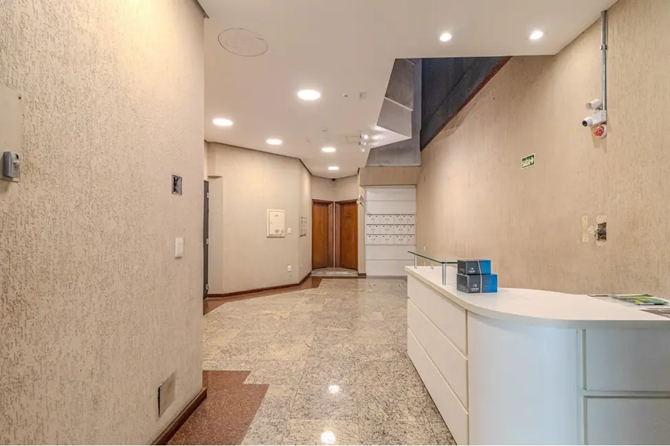 Sala Comercial à venda, 40m2 em Menino Deus, Porto Alegre - RS - imagem 4 Foto 4 de Sala Comercial à venda, 40m2 em Menino Deus, Porto Alegre - RS