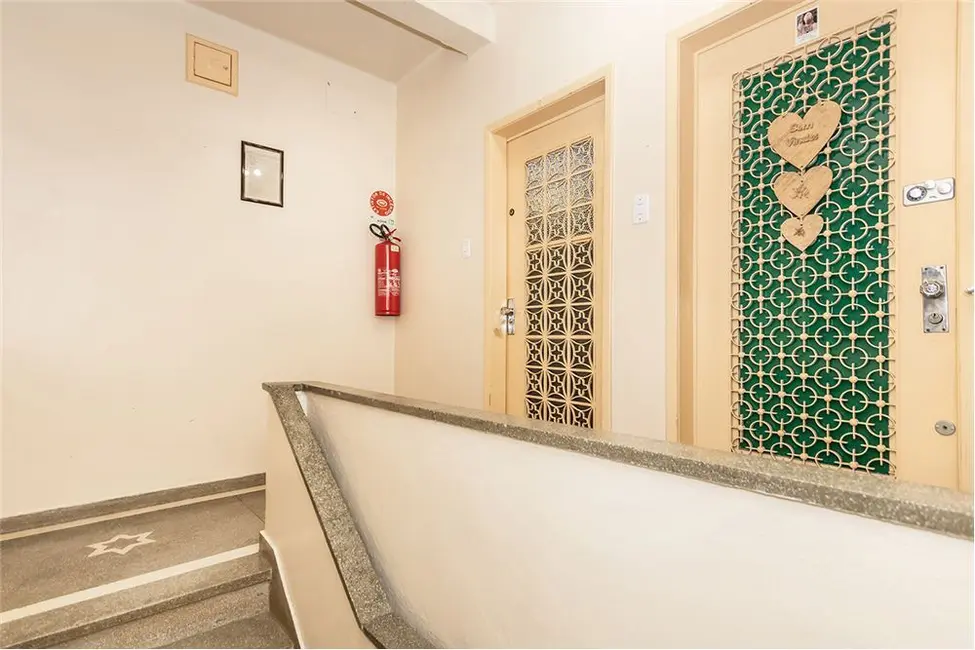 Apartamento com 3 quartos à venda, 113m2 em Menino Deus, Porto Alegre - RS - imagem 6 Foto 6 de Apartamento com 3 quartos à venda, 113m2 em Menino Deus, Porto Alegre - RS