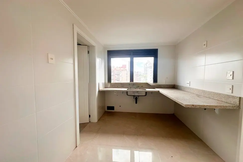 Foto 9 de Apartamento com 3 quartos à venda, 117m2 em Petrópolis, Porto Alegre - RS