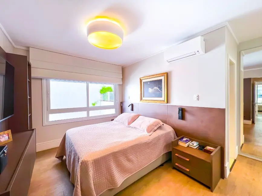 Foto 9 de Apartamento com 3 quartos à venda, 170m2 em Petrópolis, Porto Alegre - RS