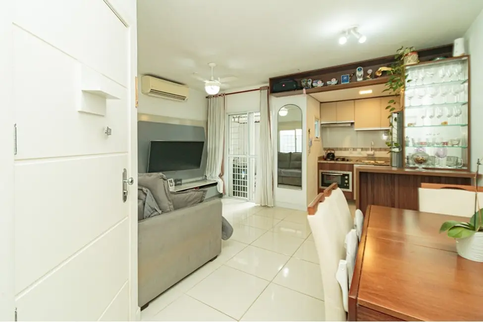 Casa com 2 quartos à venda, 78m2 em Jardim Carvalho, Porto Alegre - RS - imagem 2 Foto 2 de Casa com 2 quartos à venda, 78m2 em Jardim Carvalho, Porto Alegre - RS