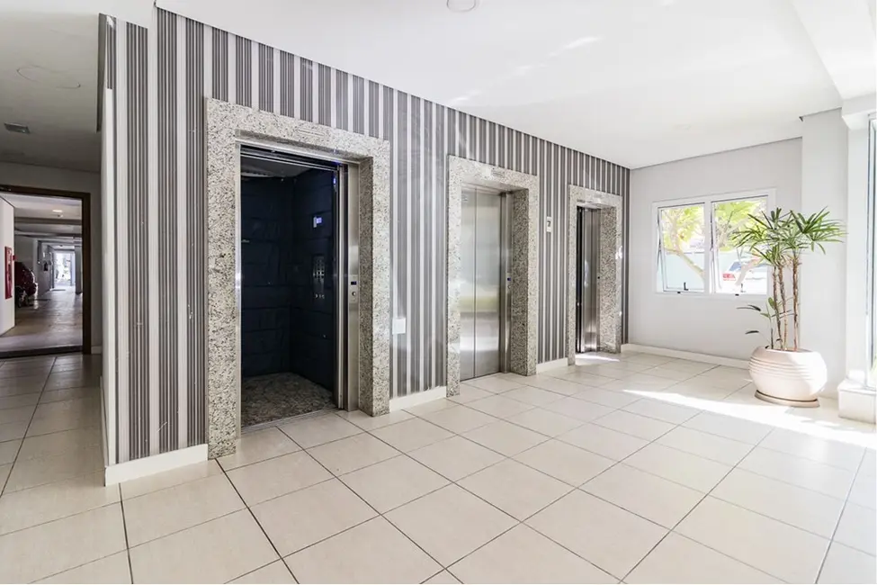 Foto 7 de Apartamento com 3 quartos à venda, 74m2 em Rio Branco, Porto Alegre - RS