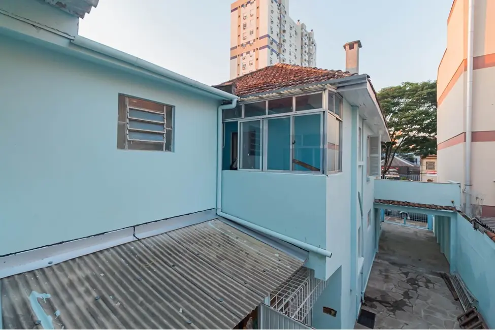 Casa com 6 quartos à venda, 190m2 em Santana, Porto Alegre - RS - imagem 6 Foto 6 de Casa com 6 quartos à venda, 190m2 em Santana, Porto Alegre - RS