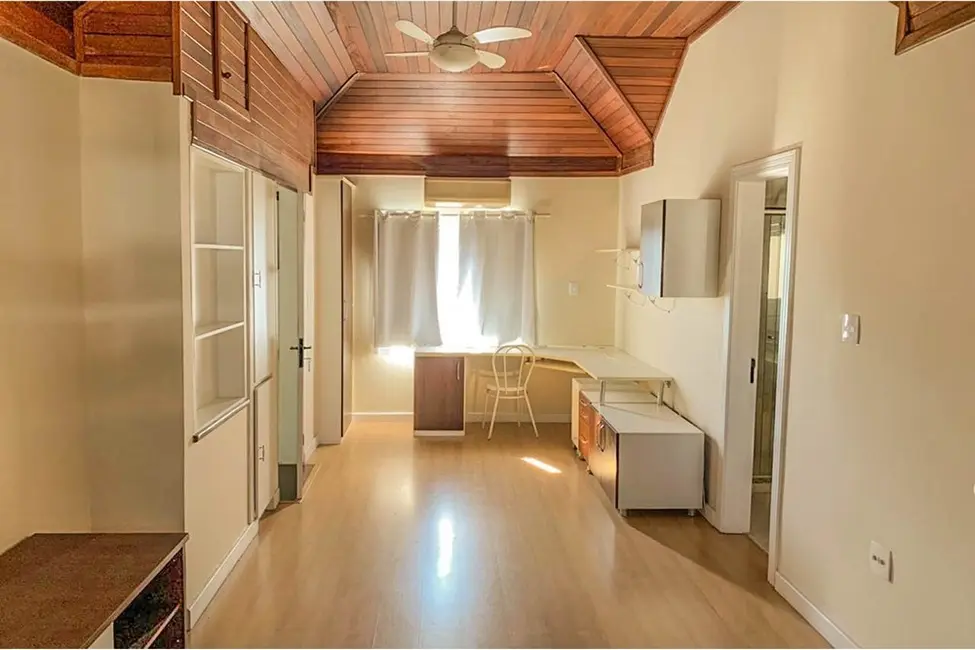 Foto 2 de Casa de Condomínio com 3 quartos à venda, 212m2 em Chácara das Pedras, Porto Alegre - RS