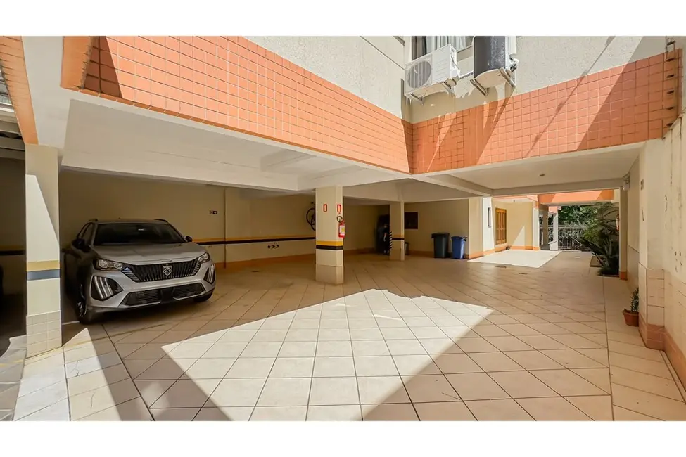Apartamento com 2 quartos à venda, 100m2 em Petrópolis, Porto Alegre - RS - imagem 3 Foto 3 de Apartamento com 2 quartos à venda, 100m2 em Petrópolis, Porto Alegre - RS
