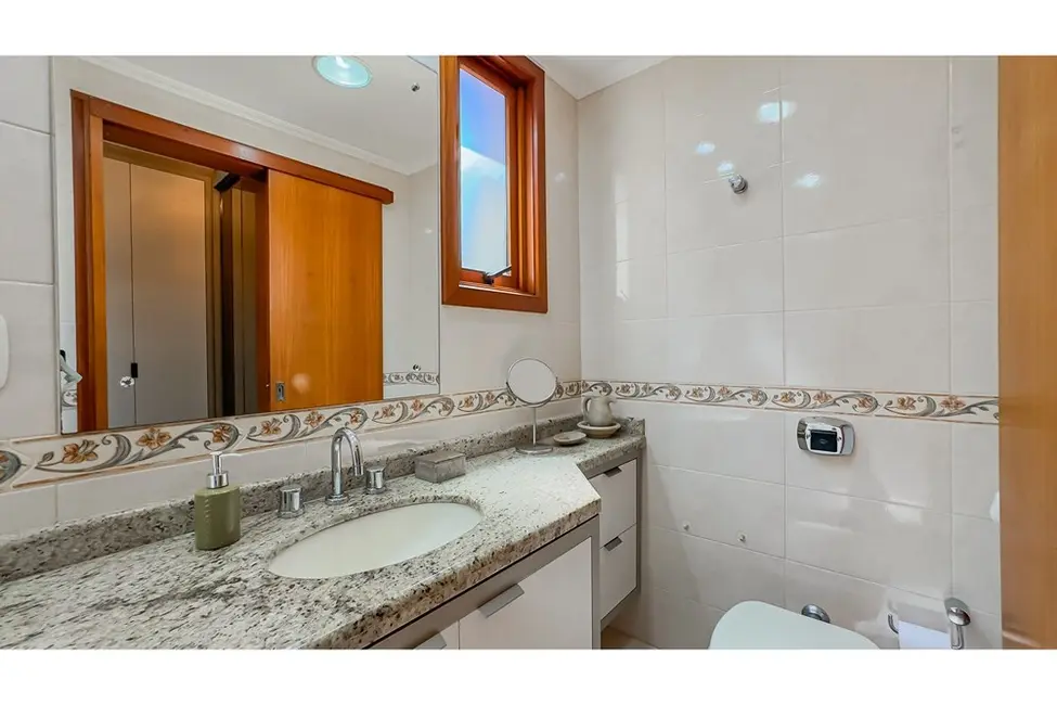 Apartamento com 2 quartos à venda, 100m2 em Petrópolis, Porto Alegre - RS - imagem 6 Foto 6 de Apartamento com 2 quartos à venda, 100m2 em Petrópolis, Porto Alegre - RS