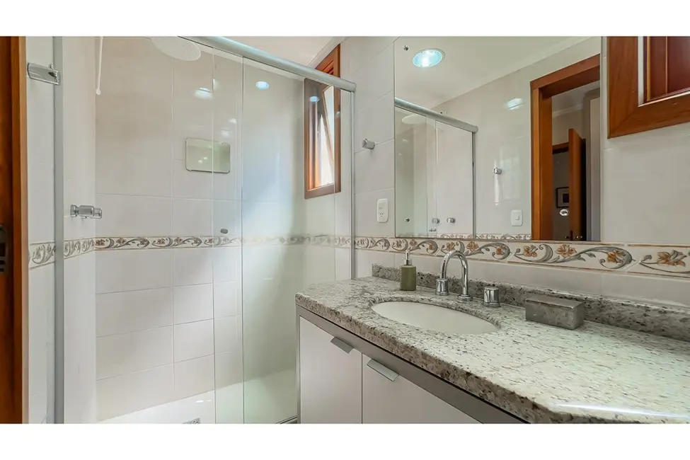 Apartamento com 2 quartos à venda, 100m2 em Petrópolis, Porto Alegre - RS - imagem 7 Foto 7 de Apartamento com 2 quartos à venda, 100m2 em Petrópolis, Porto Alegre - RS