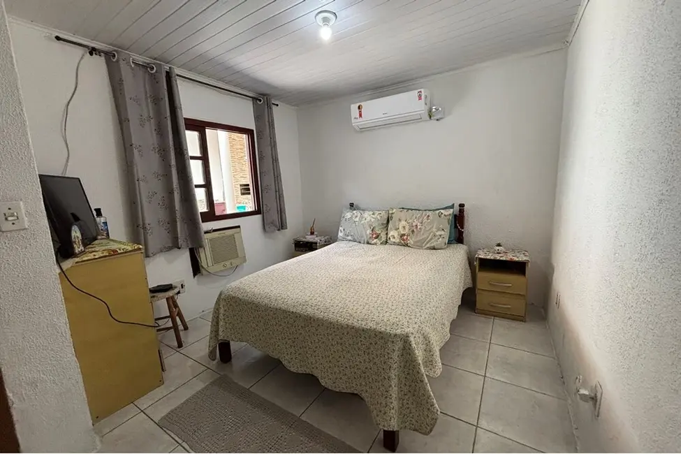 Casa com 2 quartos à venda, 98m2 em Guajuviras, Canoas - RS - imagem 7 Foto 7 de Casa com 2 quartos à venda, 98m2 em Guajuviras, Canoas - RS