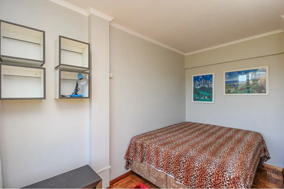 Apartamento com 2 quartos à venda, 128m2 em Centro Histórico, Porto Alegre - RS - imagem 3 Foto 3 de Apartamento com 2 quartos à venda, 128m2 em Centro Histórico, Porto Alegre - RS