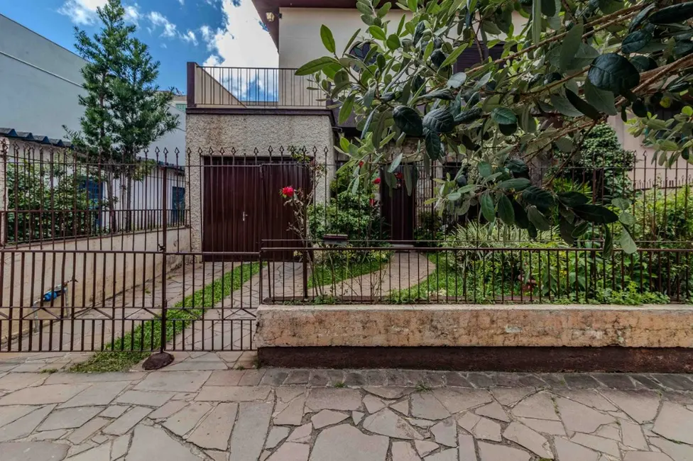 Casa com 4 quartos à venda, 250m2 em São João, Porto Alegre - RS - imagem 3 Foto 3 de Casa com 4 quartos à venda, 250m2 em São João, Porto Alegre - RS