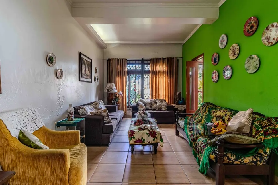 Casa com 4 quartos à venda, 250m2 em São João, Porto Alegre - RS - imagem 9 Foto 9 de Casa com 4 quartos à venda, 250m2 em São João, Porto Alegre - RS