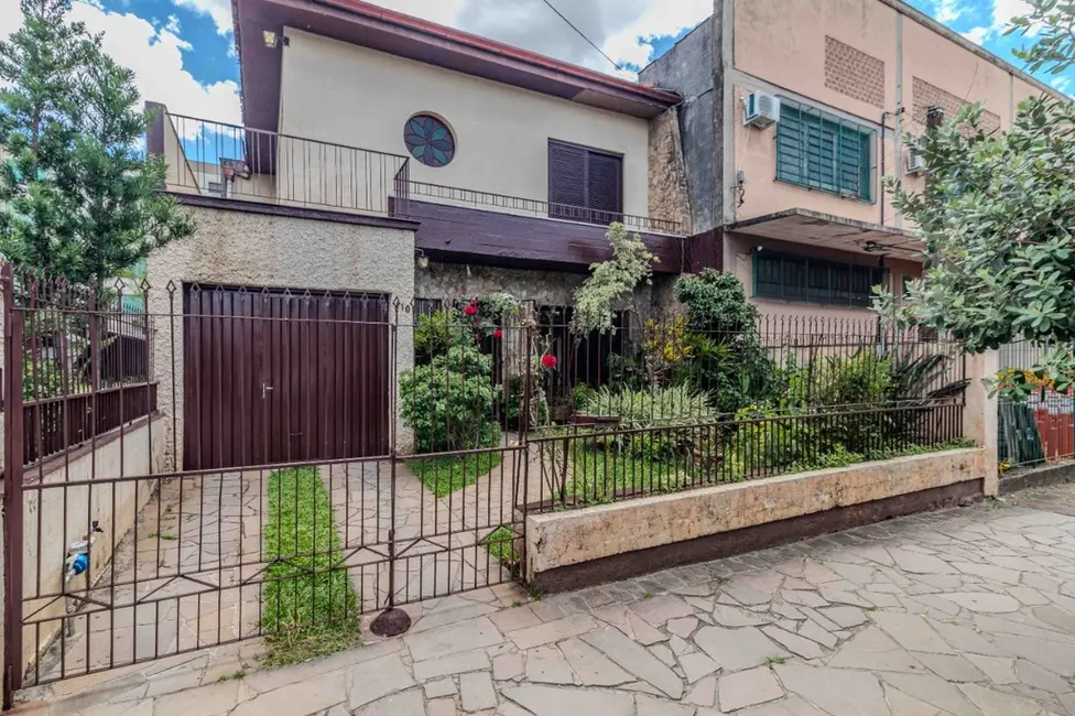 Casa com 4 quartos à venda, 250m2 em São João, Porto Alegre - RS - imagem 4 Foto 4 de Casa com 4 quartos à venda, 250m2 em São João, Porto Alegre - RS