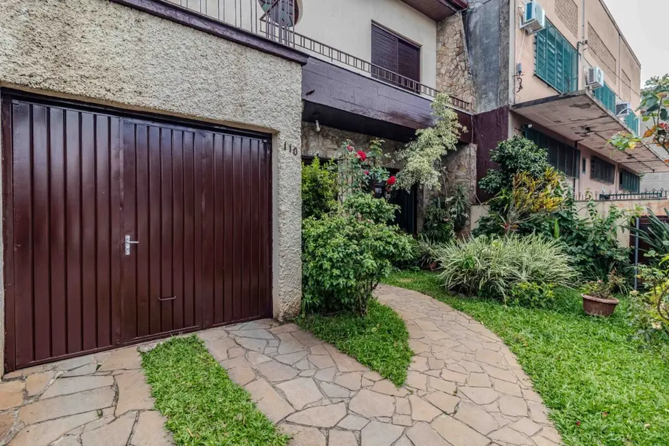 Casa com 4 quartos à venda, 250m2 em São João, Porto Alegre - RS - imagem 6 Foto 6 de Casa com 4 quartos à venda, 250m2 em São João, Porto Alegre - RS