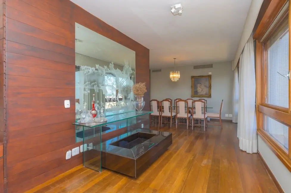 Apartamento com 3 quartos à venda, 350m2 em Rio Branco, Porto Alegre - RS - imagem 9 Foto 9 de Apartamento com 3 quartos à venda, 350m2 em Rio Branco, Porto Alegre - RS