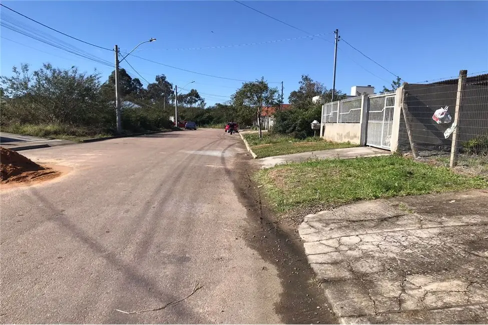 Foto 1 de Terreno / Lote à venda, 400m2 em Guaiba - RS