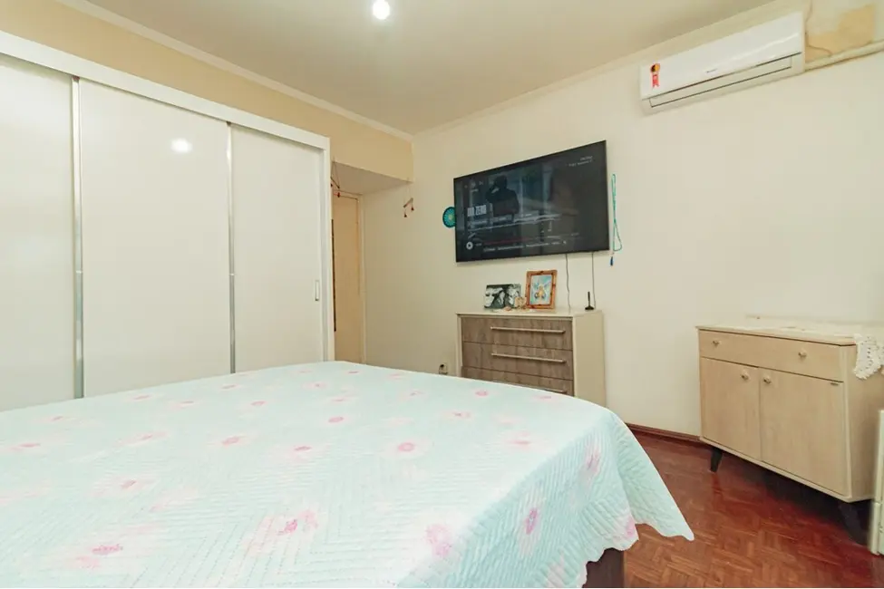 Foto 6 de Apartamento com 2 quartos à venda, 89m2 em Azenha, Porto Alegre - RS