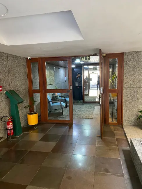Apartamento com 1 quarto à venda, 37m2 em Centro Histórico, Porto Alegre - RS - imagem 4 Foto 4 de Apartamento com 1 quarto à venda, 37m2 em Centro Histórico, Porto Alegre - RS