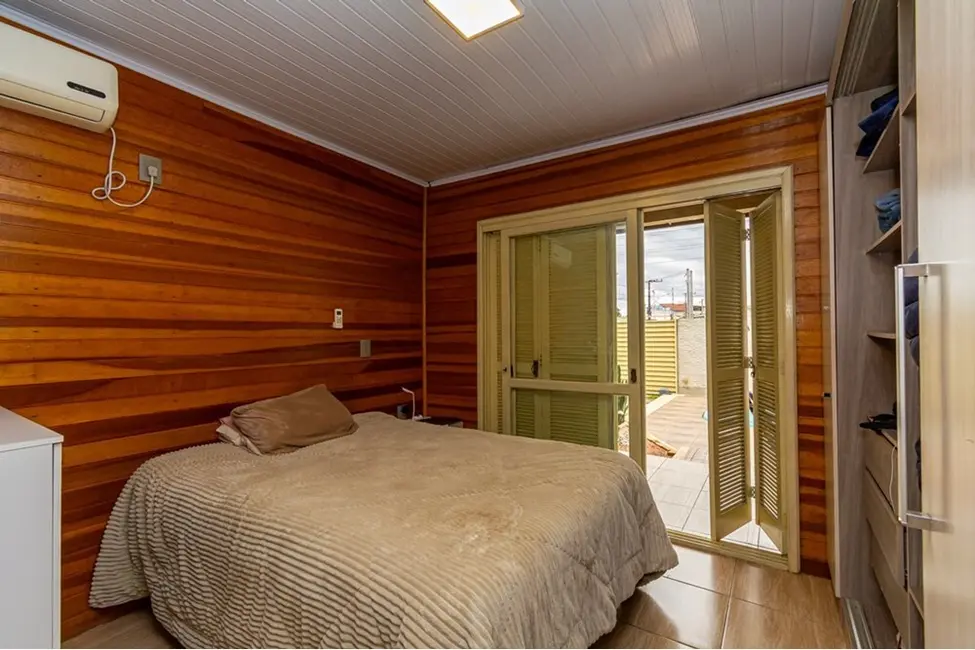 Casa com 3 quartos à venda, 125m2 em Igara, Canoas - RS - imagem 8 Foto 8 de Casa com 3 quartos à venda, 125m2 em Igara, Canoas - RS