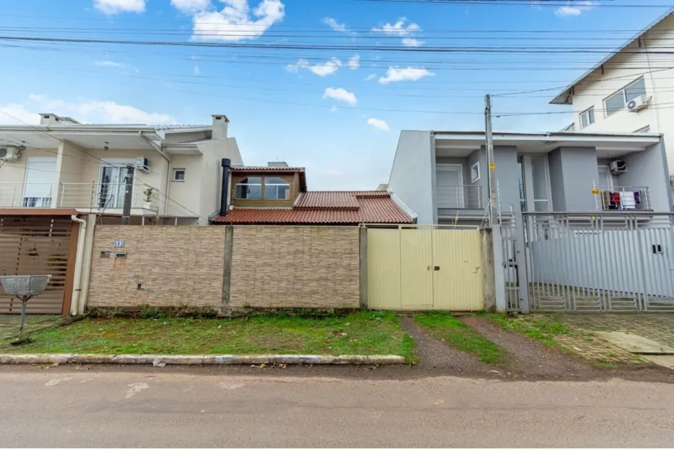 Casa com 3 quartos à venda, 125m2 em Igara, Canoas - RS - imagem 3 Foto 3 de Casa com 3 quartos à venda, 125m2 em Igara, Canoas - RS